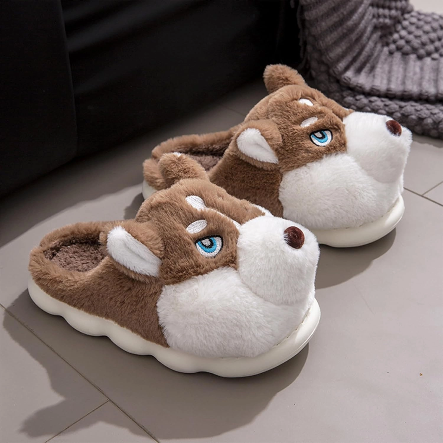 Cozy Husky Plush Winter Slippers for Men and Women – Soft Plush, Non-Slip Sole, Indoor Warm Slippers