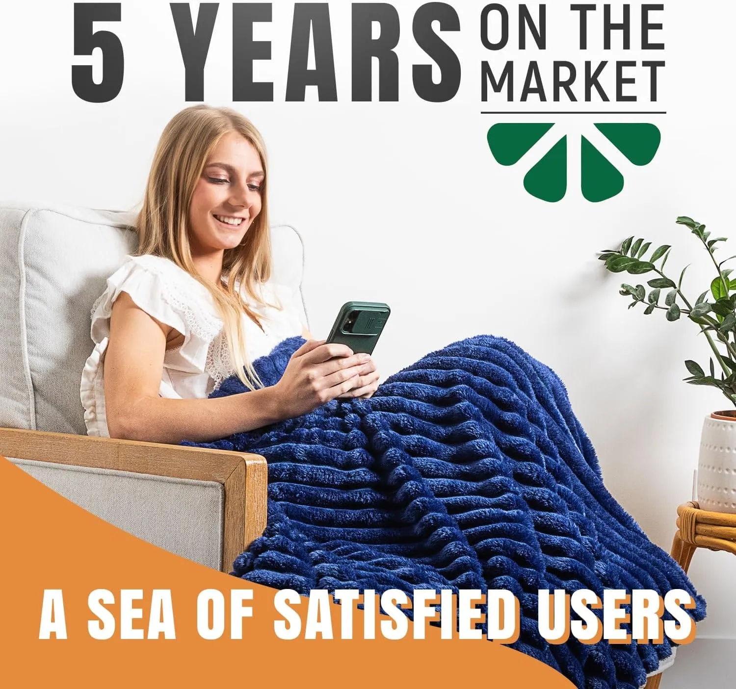 GO Premium Cozy Soft King Blanket for Couch, Bed - Navy Blue Fleece Blanket for Living Room, Bedroom - Large for Men, Women (90x108 Inches)