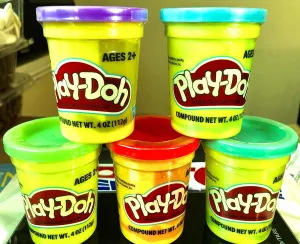 Play-Doh Neon Orange (4 Pack) 3 Ounce Cans